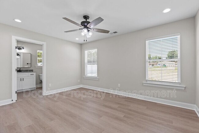 Building Photo - 36 Alden Ln