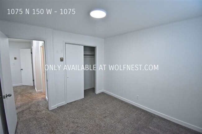 Building Photo - Beautiful 2 Bed Orem Unit! No Deposit Option!