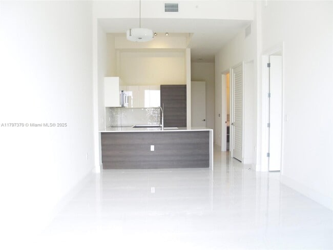 Building Photo - 301 Altara Ave