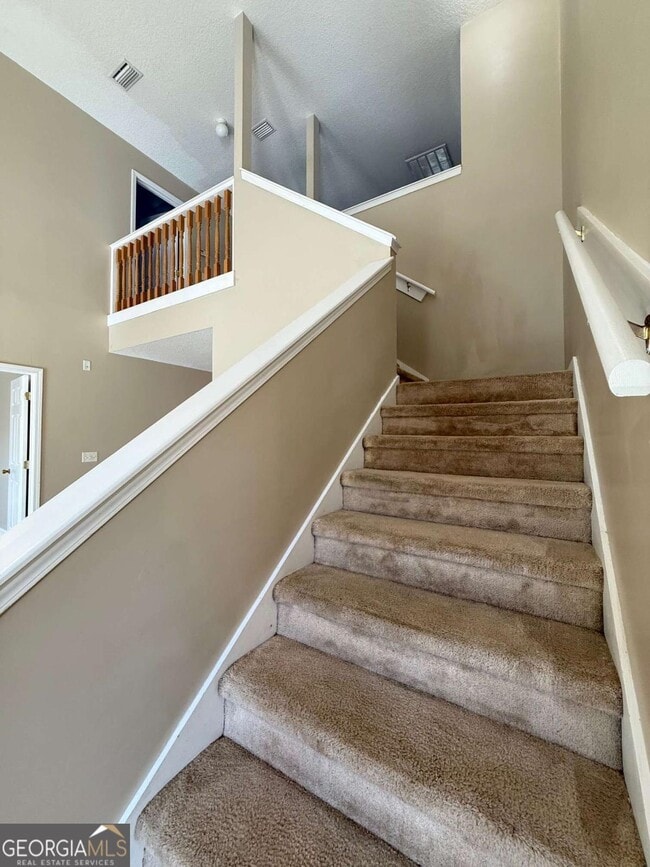 Building Photo - 107 Cypress Bend