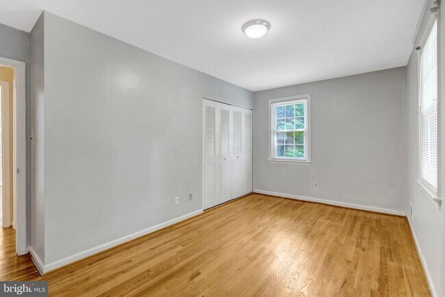 Building Photo - 8916 Braeburn Dr