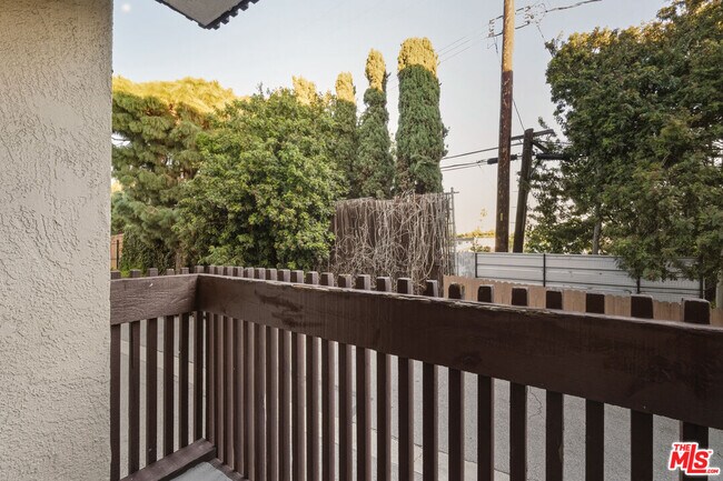 Building Photo - 6050 Canterbury Dr