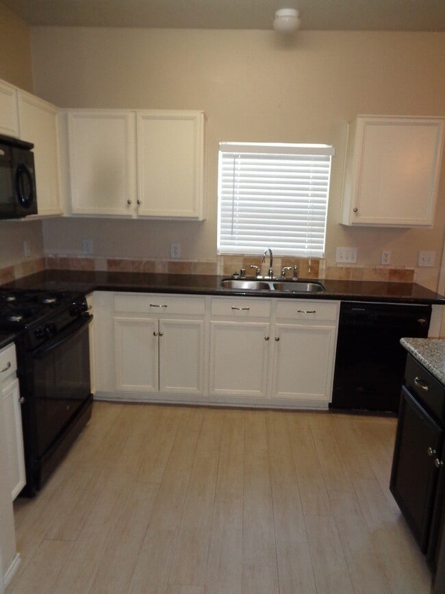 Building Photo - 23624 Wildwood Green Way