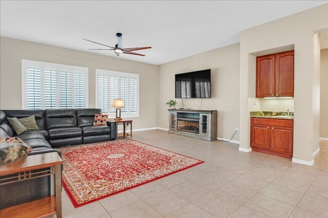 Building Photo - Rental Home with Large Pool