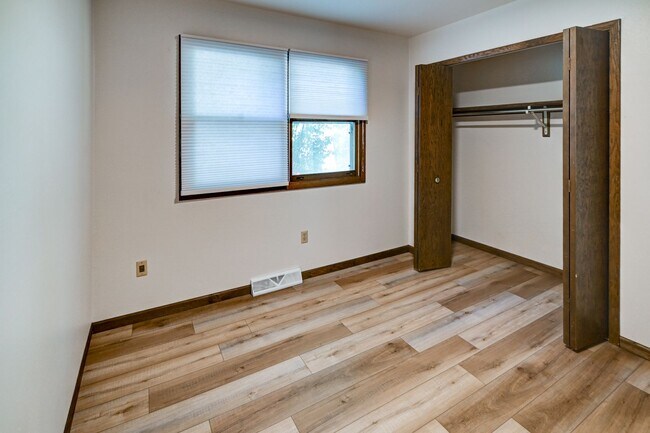 Building Photo - Katzfey-6715-6717 Century Ave