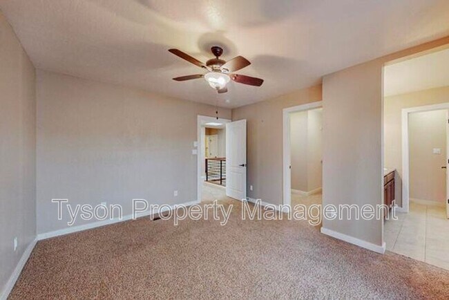 Building Photo - 1667 Domino Dr SE