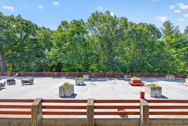 Building Photo - 55 Tall Oaks Dr
