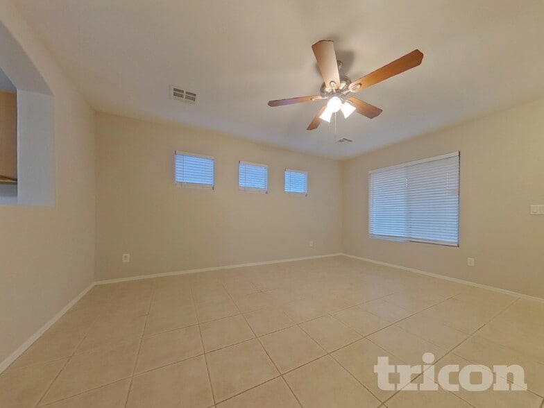 Building Photo - 2522 S 114th Ln