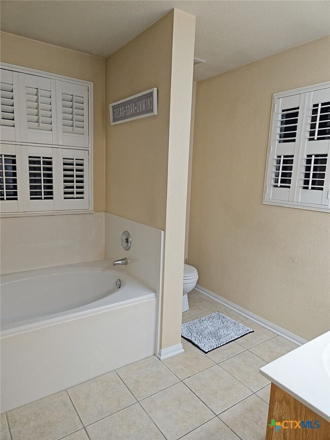 Building Photo - 3403 Thunder Creek Dr