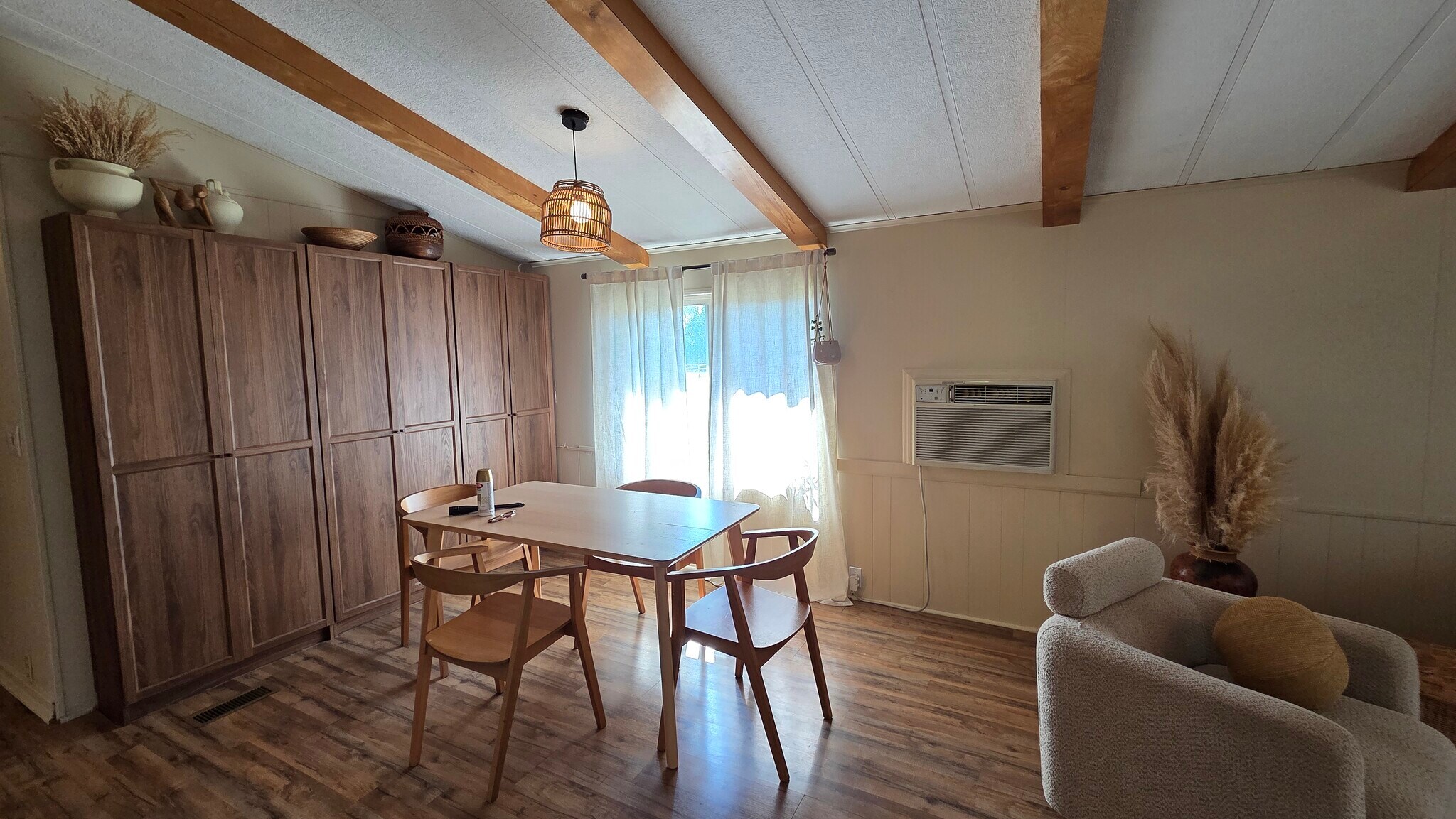 Dining area, built in air conditioner unit - 12306 67th Ave NE