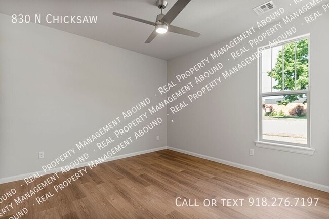 Building Photo - 830 N Chickasaw Ave