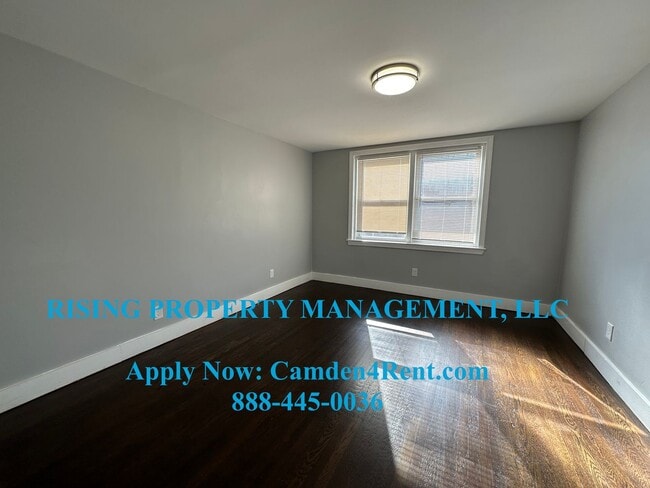 Building Photo - 1536 Bradley Ave