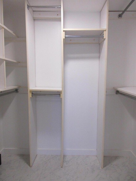 Building Photo - 859 Jeffery St