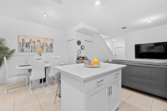 Building Photo - 3 br, 3 bath House - 14807 SW 183rd Ter