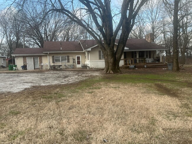 Building Photo - 5849 US-60
