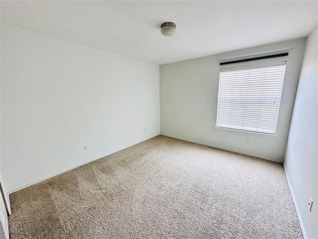 Building Photo - 1709 McClannahan Dr