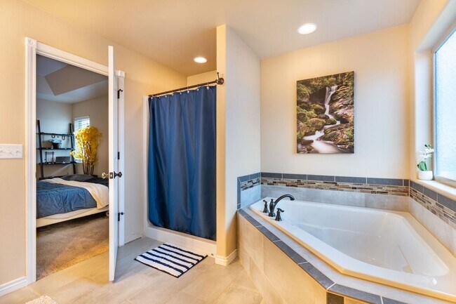 Building Photo - Great 3-Bedroom 2-Bathroom Home with Space in Cheyenne