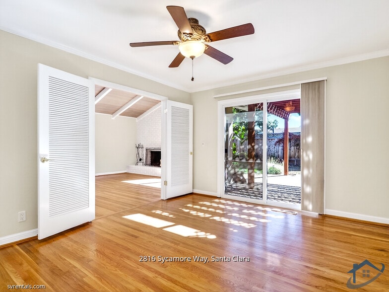 Building Photo - 2816 Sycamore Way