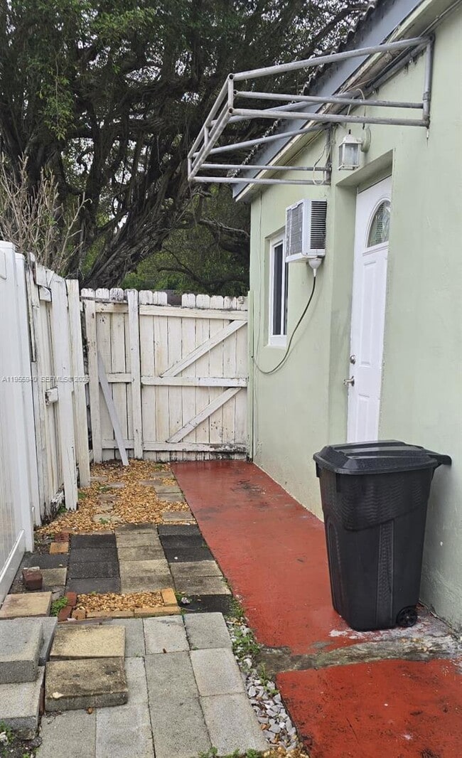 Building Photo - 624 Mokena Dr