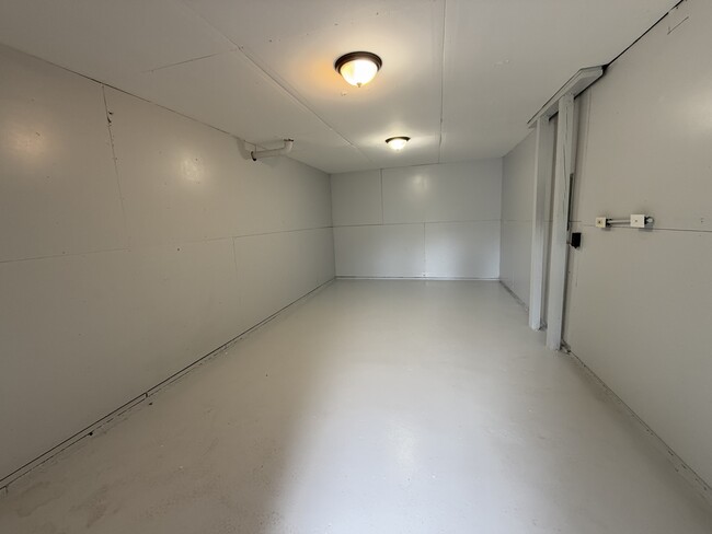 Building Photo - 7 Sherwood Ln