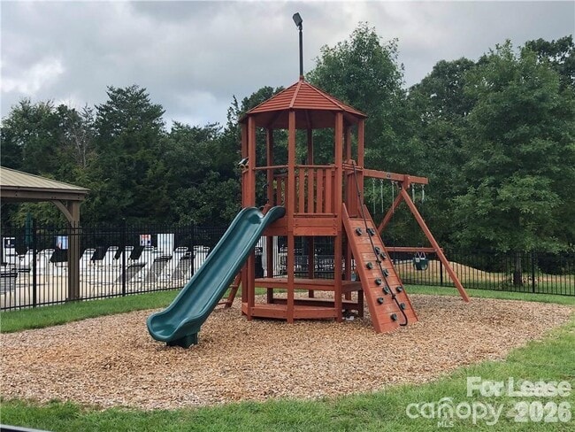 Building Photo - 6639 Rothchild Dr