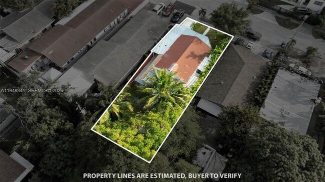 Building Photo - 3507 SW 25th Ter