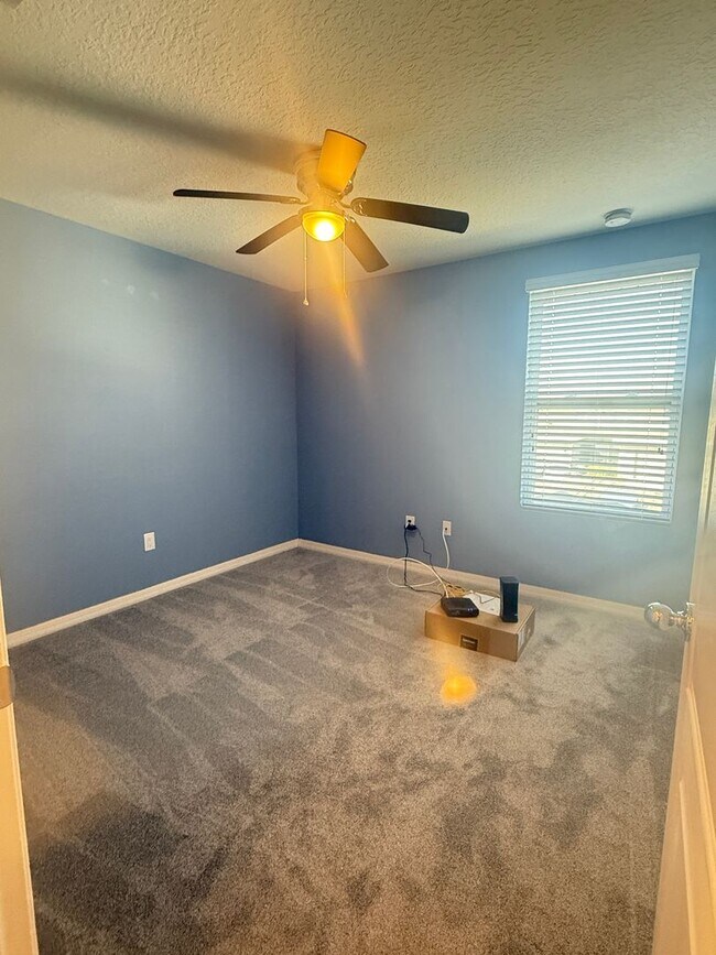 Building Photo - Townhome Available - Saint Cloud, FL -  3 Bed /2.5 Bath