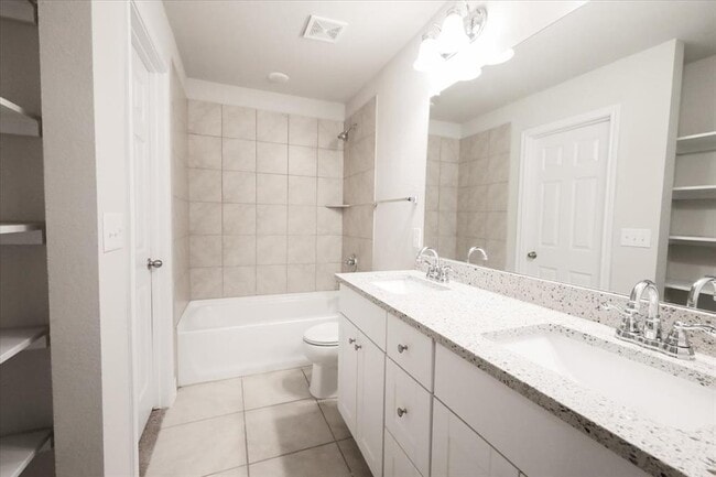 Building Photo - 7403 Albany Dr