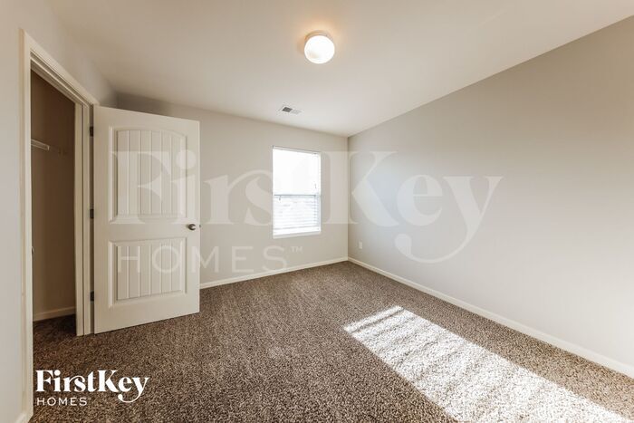 Building Photo - 108 Rosegate Dr