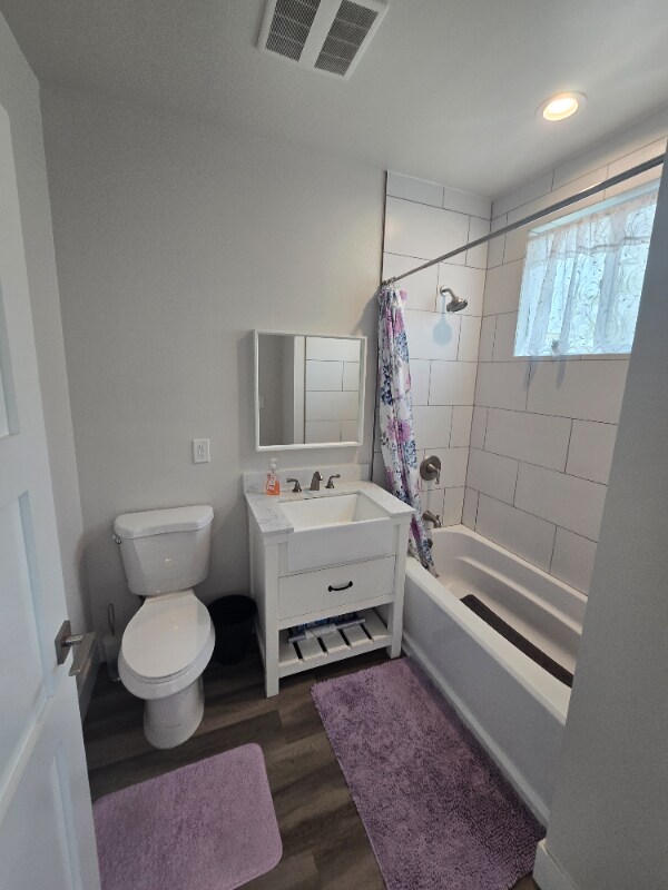 Building Photo - 212 Michael Ave