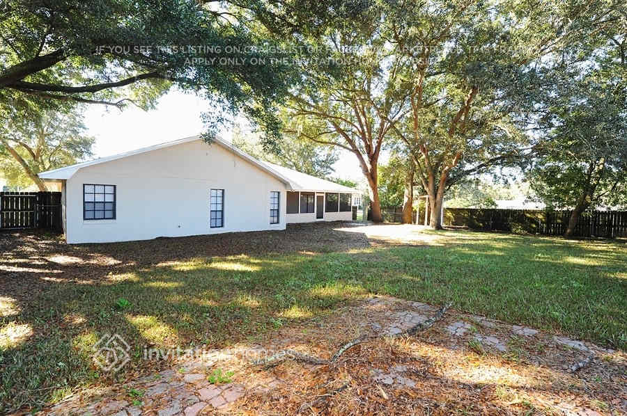 Building Photo - 1806 Suzanne Ln