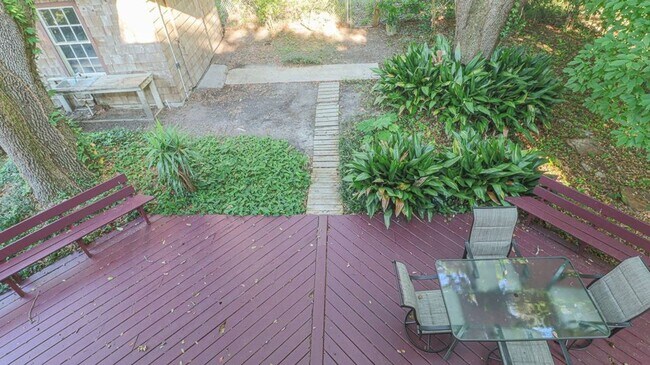 Building Photo - 4 bedroom Home 3 blocks from Gulf of America