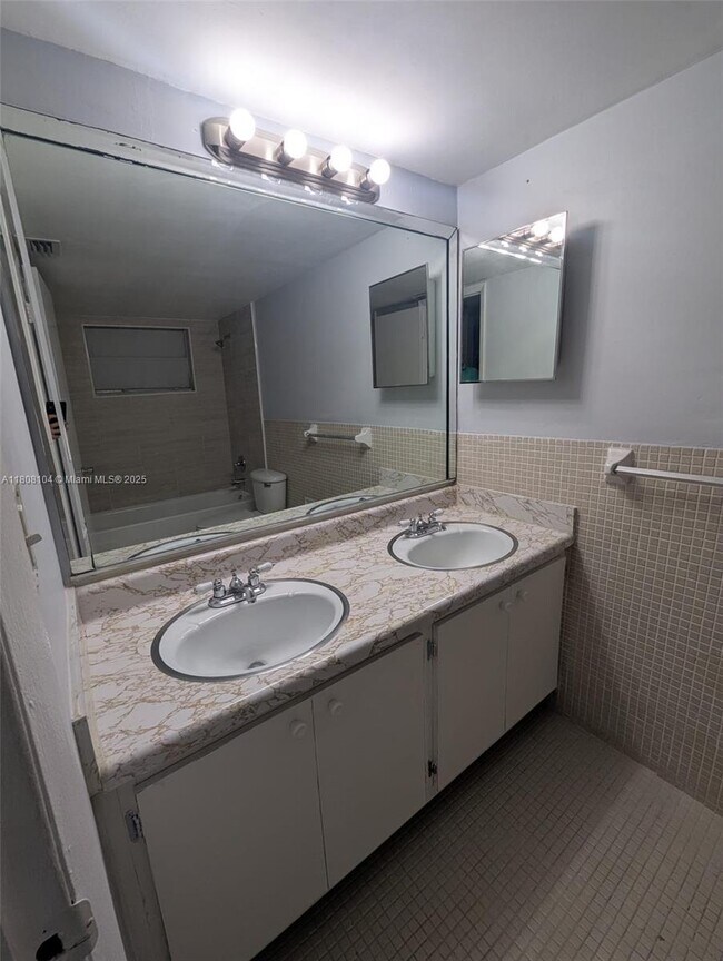 Building Photo - 7410 SW 82nd St