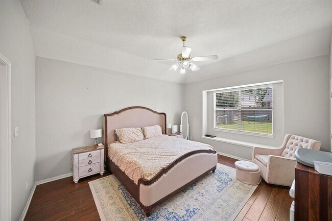 Building Photo - 10008 Dawn Brook Dr