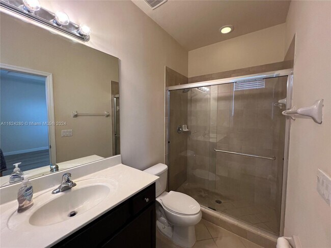 Building Photo - 748 SE 32nd Ave