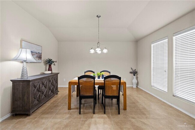 Building Photo - 33 Kika De La Garza St