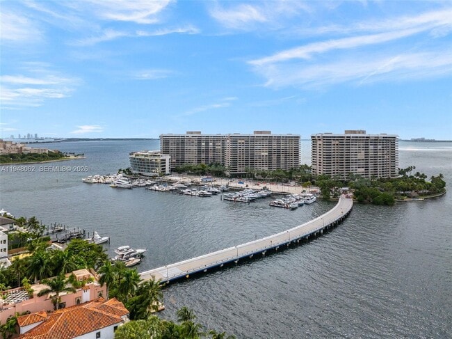 Building Photo - 3 Grove Isle Dr