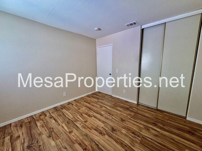 Building Photo - 14390 Hillsborough Dr