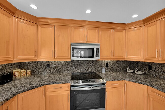 Building Photo - 1702 S Ocean Blvd