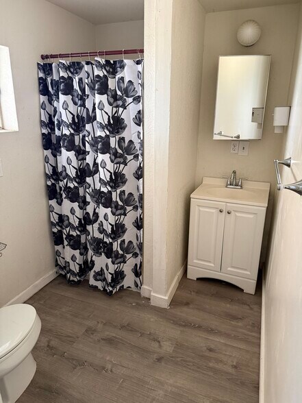 Building Photo - 25675 Malaga Rd