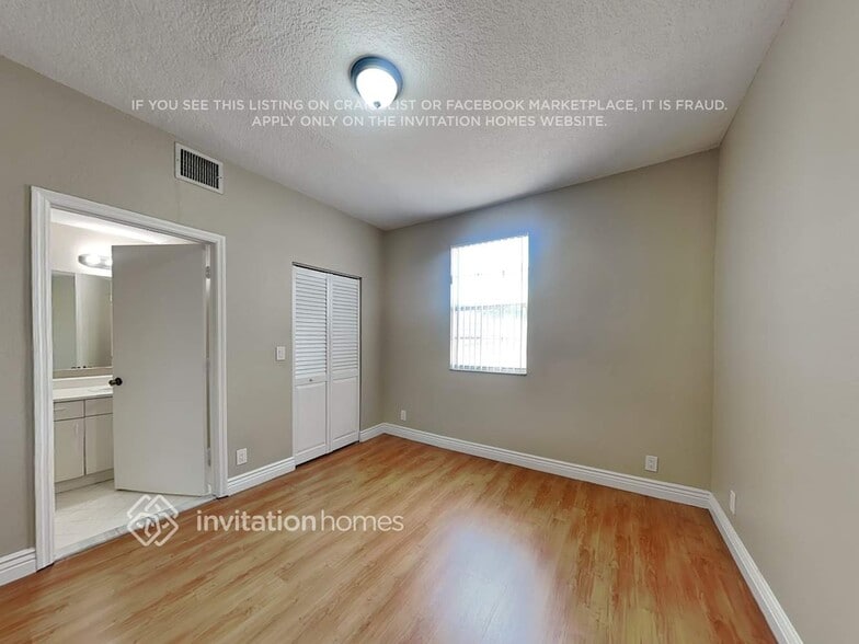 Building Photo - 1392 Coronado Rd