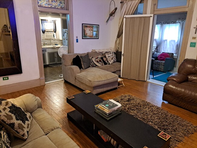 Building Photo - 2223 E Commerce St