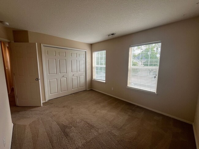 Building Photo - Freshly Painted!  Gorgeous Orenco Gardens ...