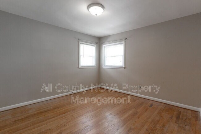 Building Photo - 4141 21st Rd N