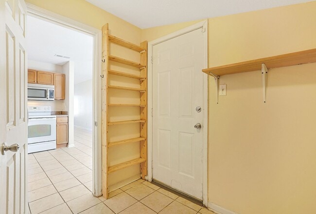 Building Photo - Adorable 2 Bedroom Duplex in Myrtle Beach