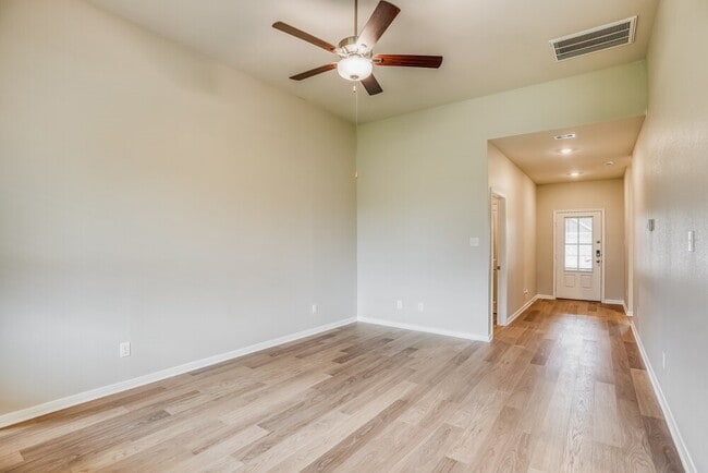 Building Photo - 425 San Miguel Crk Dr