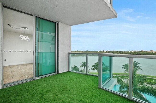 Building Photo - 2681 N Flamingo Rd