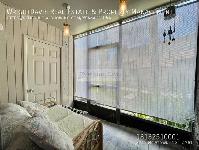 Building Photo - 6342 Newtown Cir