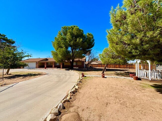 Building Photo - 9472 Wasco Ave