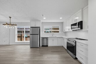 Building Photo - 12414 Aste Ln